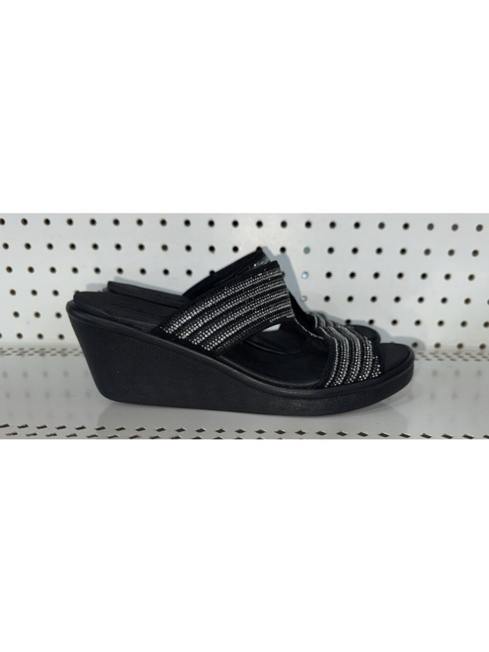 Skechers Rumble On Bling Gal Womens Wedge Sandals Slides Size 9 Black Silver